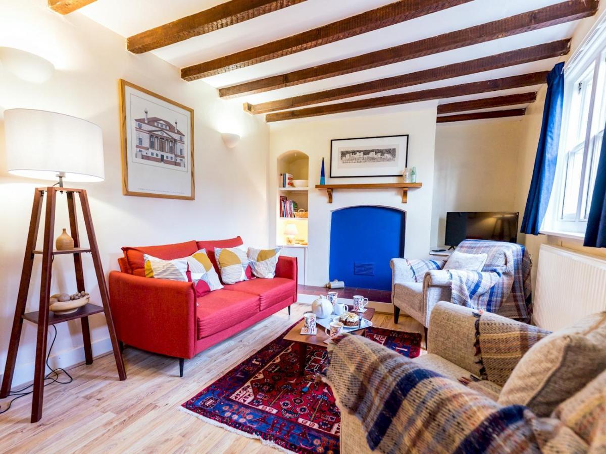 Pass The Keys Cosy 2 Bedroom Victorian Cottage Ludlow Esterno foto