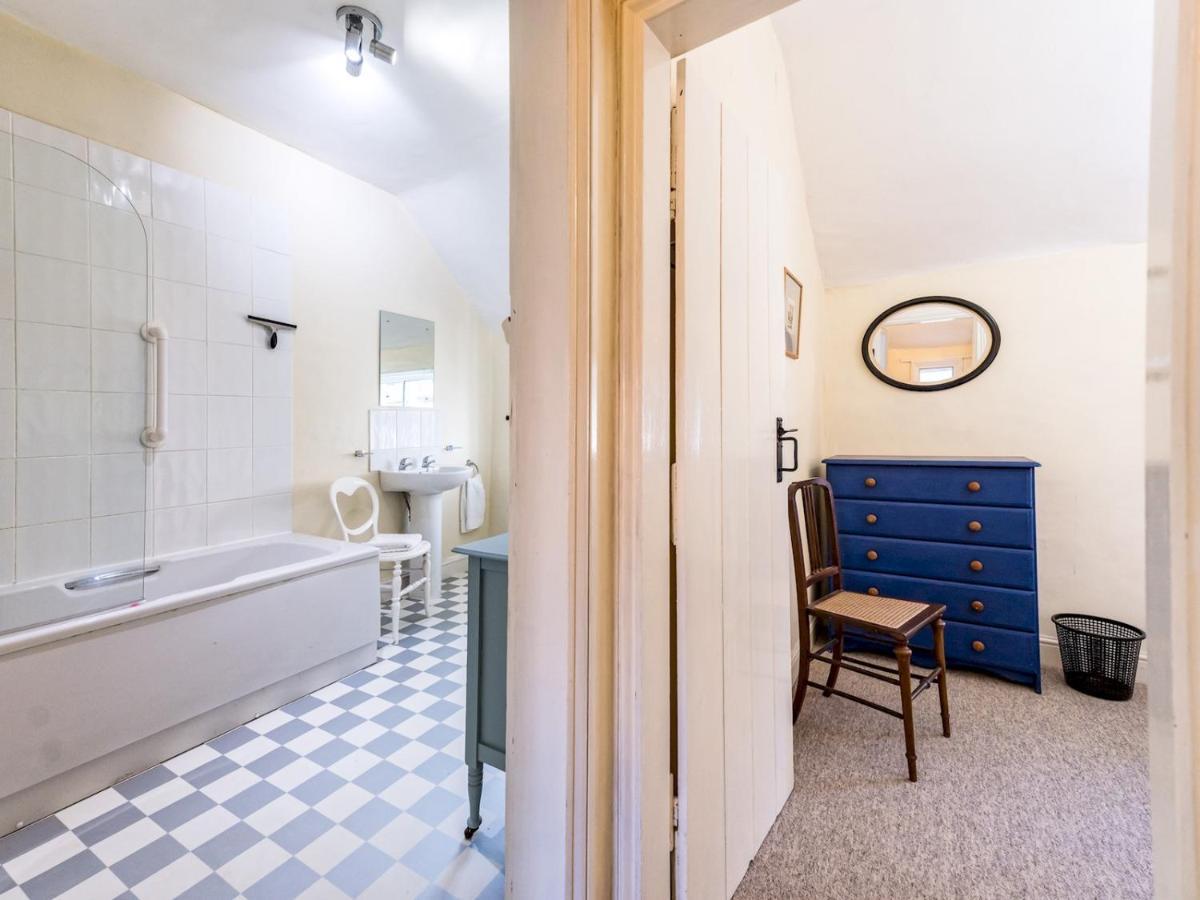 Pass The Keys Cosy 2 Bedroom Victorian Cottage Ludlow Esterno foto